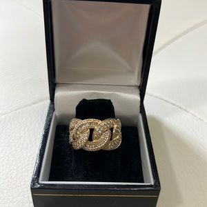 10k yellow gold 1 carat diamond ring; 142 round cut genuine diamonds.